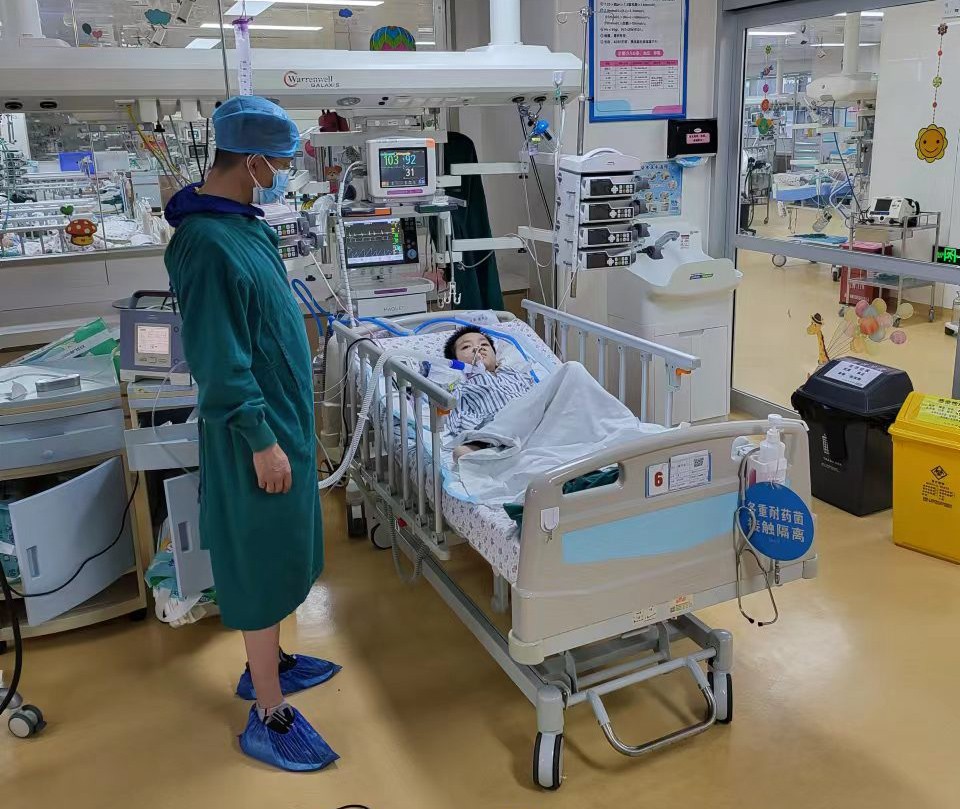 廉江市跨省救护车出租公司