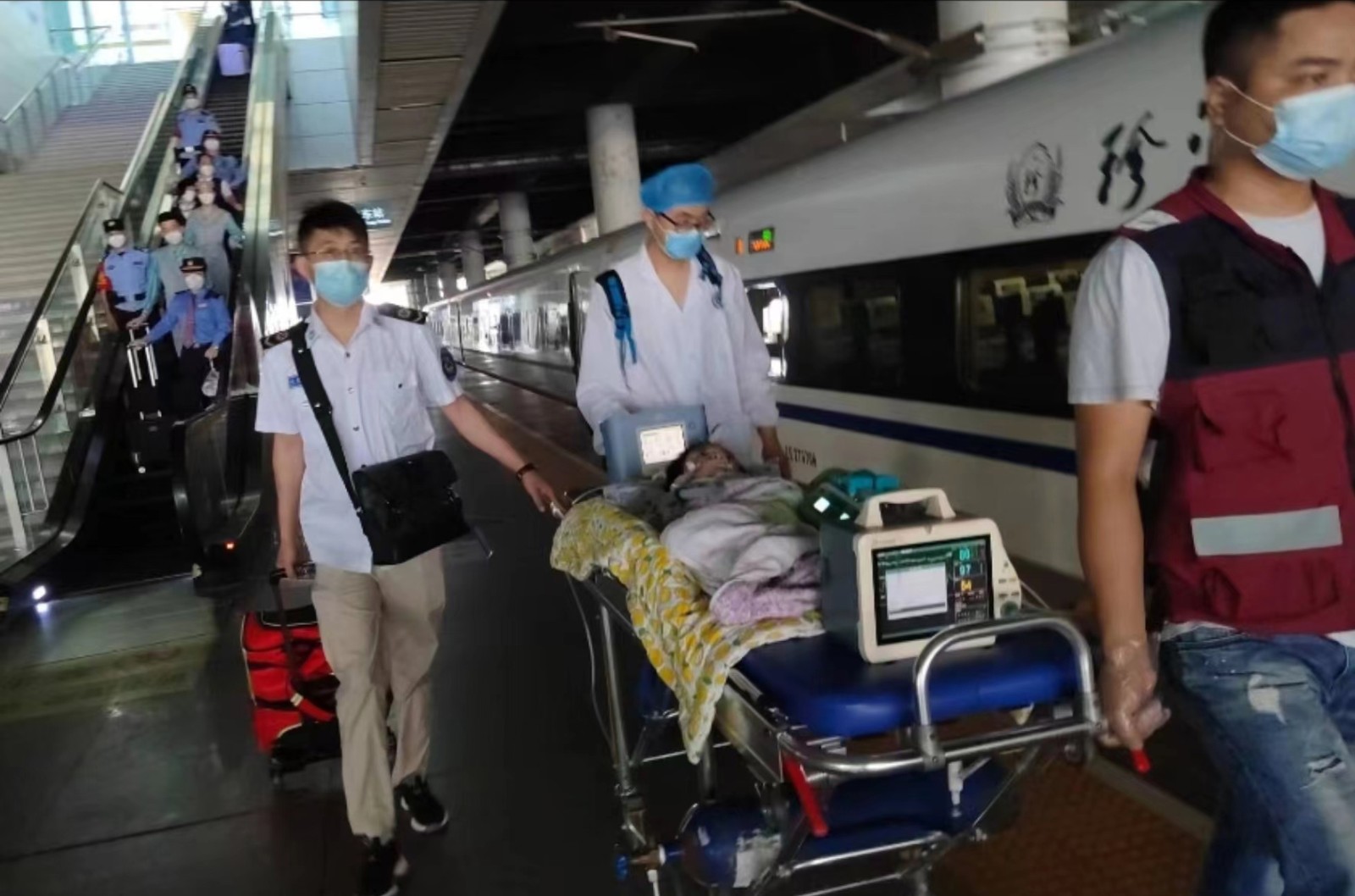 廉江市高铁转运公司